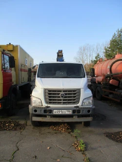 Грузовой бортовой автомобиль с манипулятором Чайка-Сервис 27845В